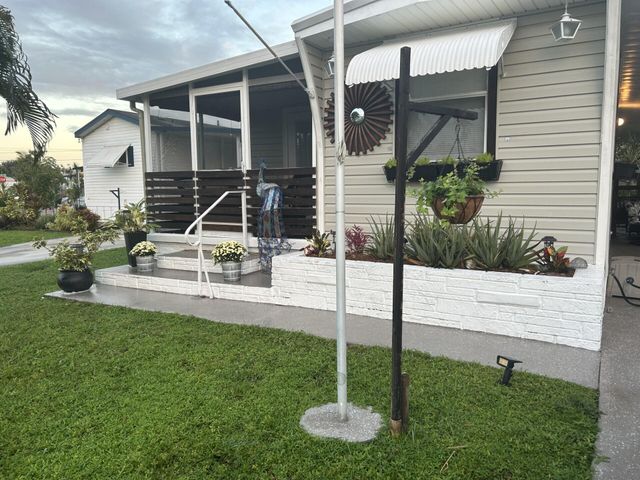 8661 SW 18th Place, Davie, FL 33324