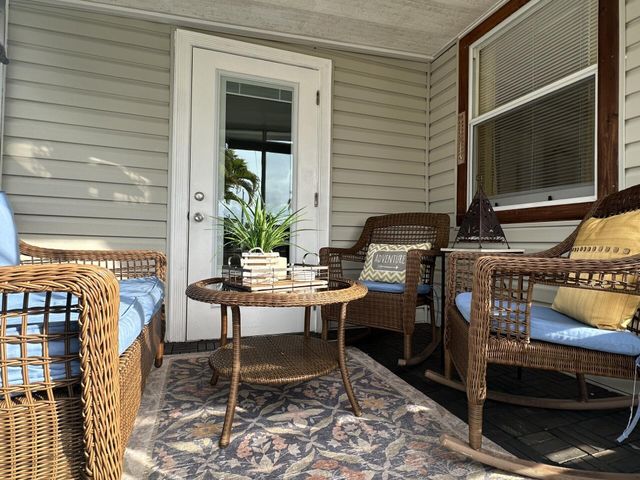 8661 SW 18th Place, Davie, FL 33324