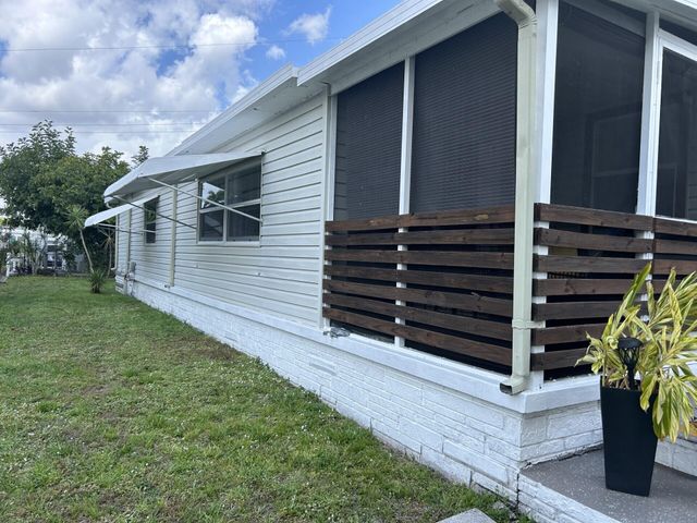 8661 SW 18th Place, Davie, FL 33324