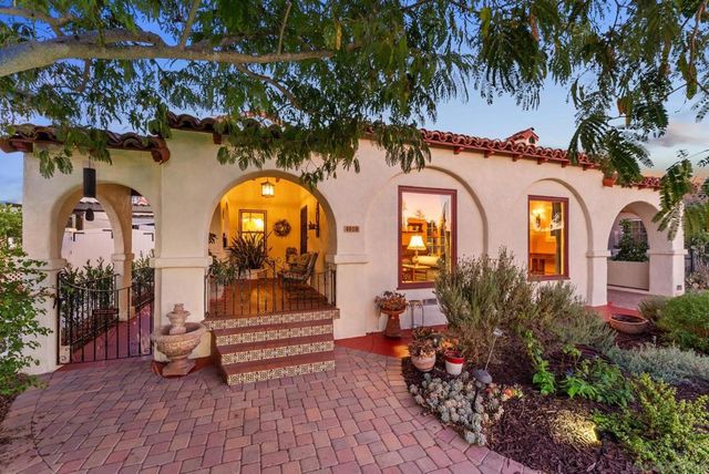 4010 S Hempstead Circle, San Diego, CA 92116