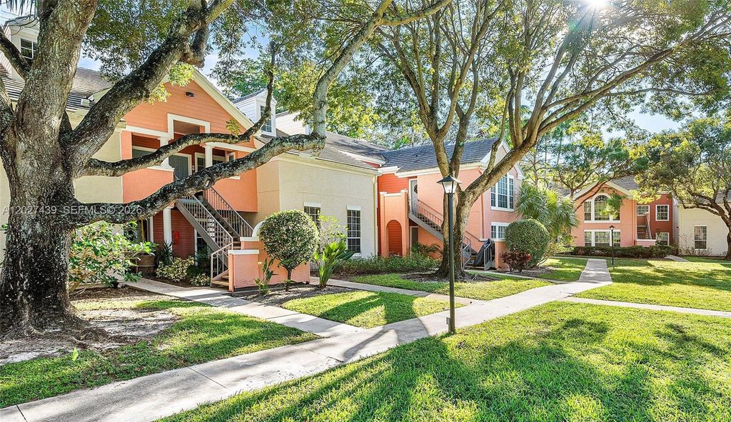 1011 Crystal Way N, Delray Beach, FL 33444