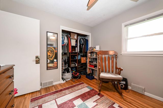 1031 Sumter Avenue N, Golden Valley, MN 55427