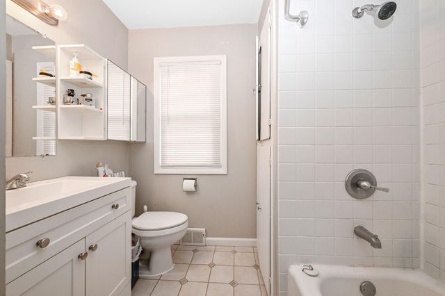 1031 Sumter Avenue N, Golden Valley, MN 55427