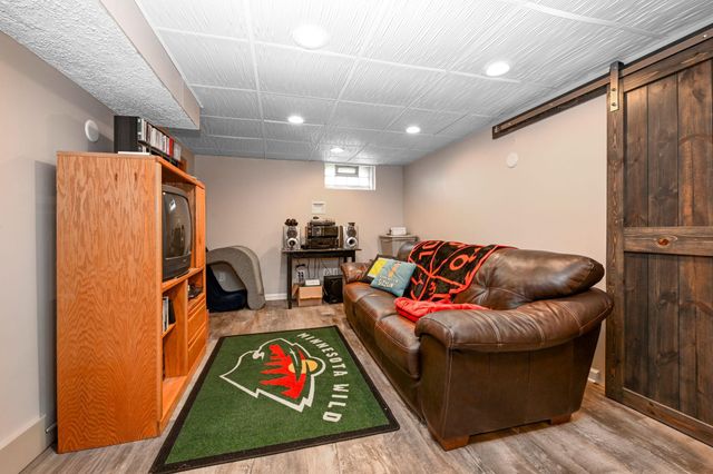 1031 Sumter Avenue N, Golden Valley, MN 55427