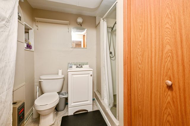 1031 Sumter Avenue N, Golden Valley, MN 55427