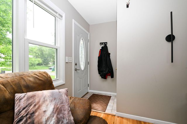 1031 Sumter Avenue N, Golden Valley, MN 55427