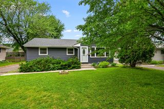 1031 Sumter Avenue N, Golden Valley, MN 55427