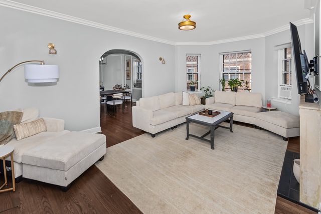 220 S Maple Avenue 42, Oak Park, IL 60302