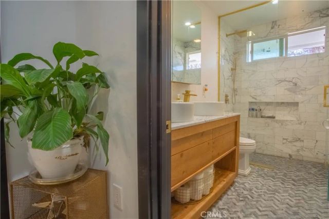8524 Suva, Downey, CA 90240