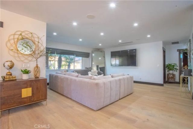 8524 Suva, Downey, CA 90240