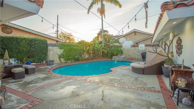 8524 Suva, Downey, CA 90240