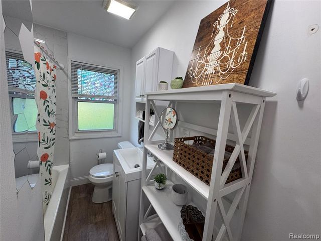 15684 Mcguire Street, Taylor, MI 48180