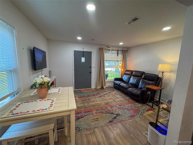 15684 Mcguire Street, Taylor, MI 48180