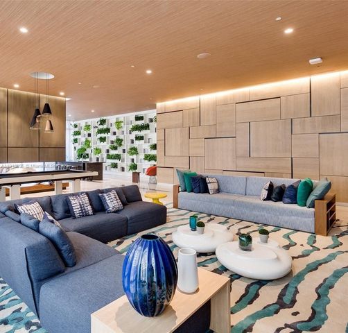 55 SW 9th St 2902, Miami, FL 33130