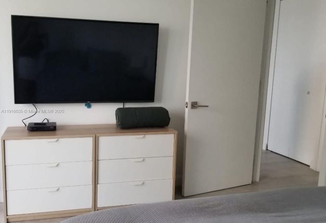 55 SW 9th St 2902, Miami, FL 33130