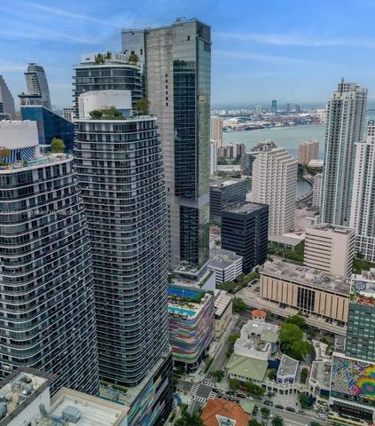 55 SW 9th St 2902, Miami, FL 33130