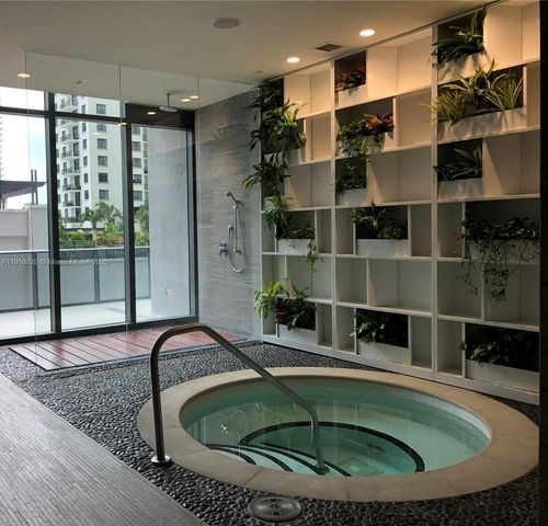 55 SW 9th St 2902, Miami, FL 33130