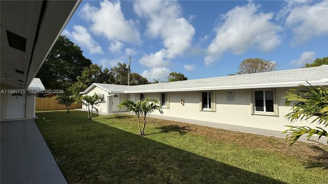 220 NW 12th Street, Pompano Beach, FL 33060