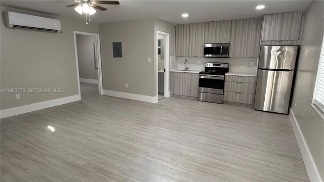 220 NW 12th Street, Pompano Beach, FL 33060