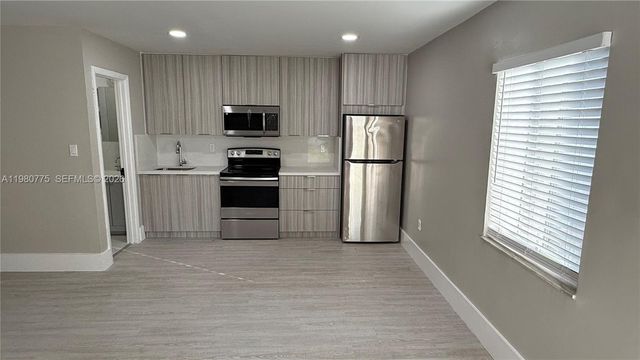 220 NW 12th Street, Pompano Beach, FL 33060