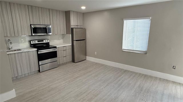 220 NW 12th Street, Pompano Beach, FL 33060