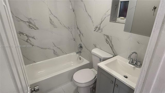 220 NW 12th Street, Pompano Beach, FL 33060