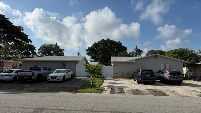 220 NW 12th Street, Pompano Beach, FL 33060