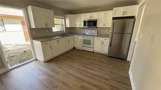 220 NW 12th Street, Pompano Beach, FL 33060