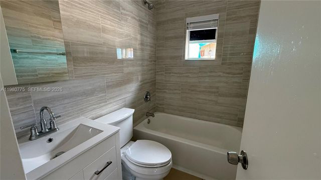 220 NW 12th Street, Pompano Beach, FL 33060