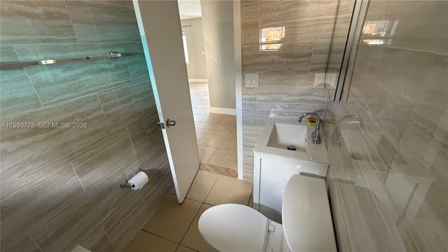 220 NW 12th Street, Pompano Beach, FL 33060