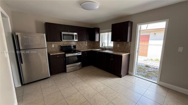 220 NW 12th Street, Pompano Beach, FL 33060