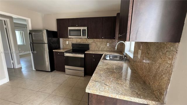 220 NW 12th Street, Pompano Beach, FL 33060