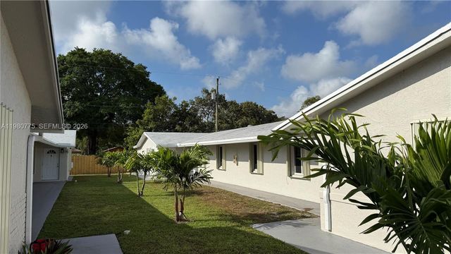 220 NW 12th Street, Pompano Beach, FL 33060