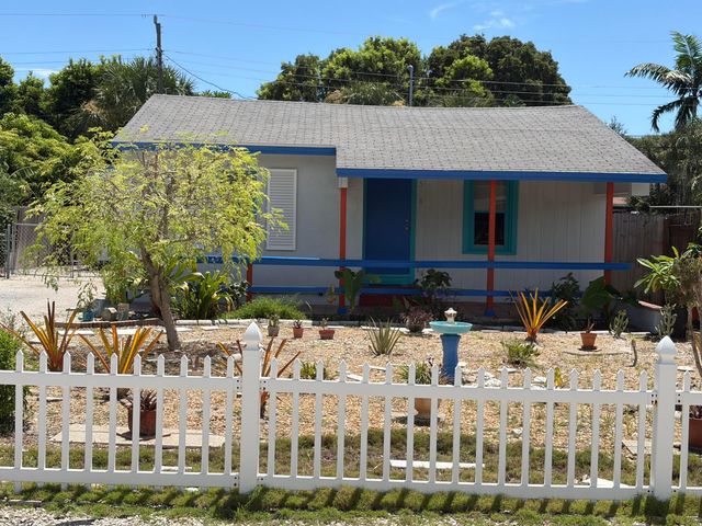 3578 N OLD DIXIE Highway, Delray Beach, FL 33483