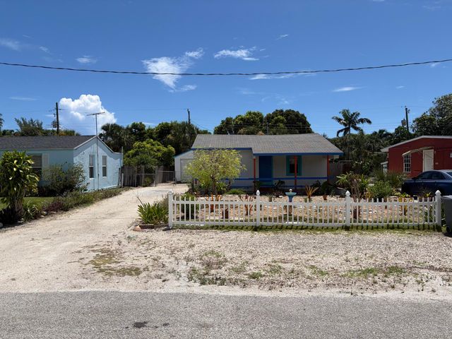 3578 N OLD DIXIE Highway, Delray Beach, FL 33483