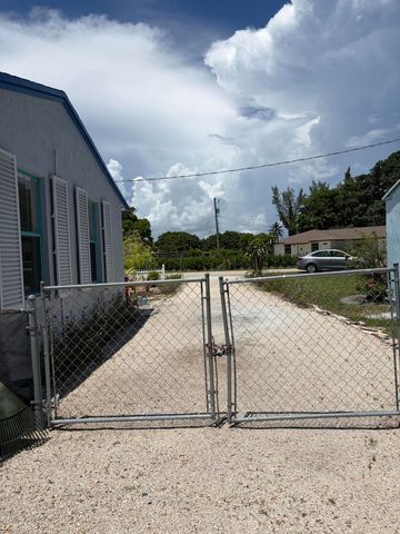 3578 N OLD DIXIE Highway, Delray Beach, FL 33483