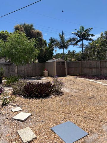 3578 N OLD DIXIE Highway, Delray Beach, FL 33483