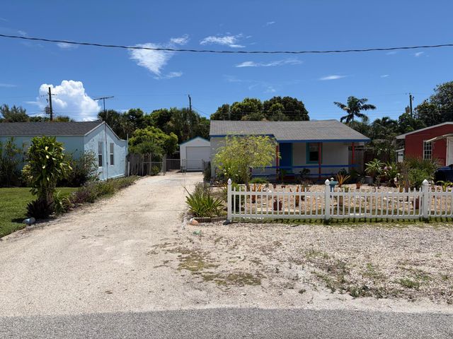 3578 N OLD DIXIE Highway, Delray Beach, FL 33483