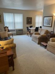 4727 Little Neck Parkway 4G, Little Neck, NY 11362