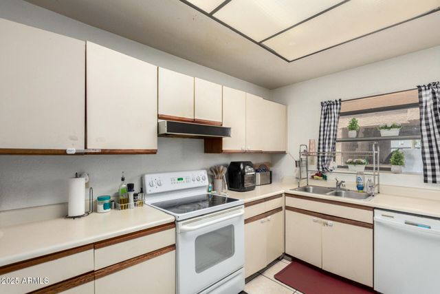 6550 N 47TH Avenue 196, Glendale, AZ 85301