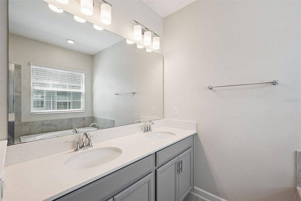 Image 31 of property listing at 12432 TURTLE GRASS DRIVE, Orlando, FL 32824
