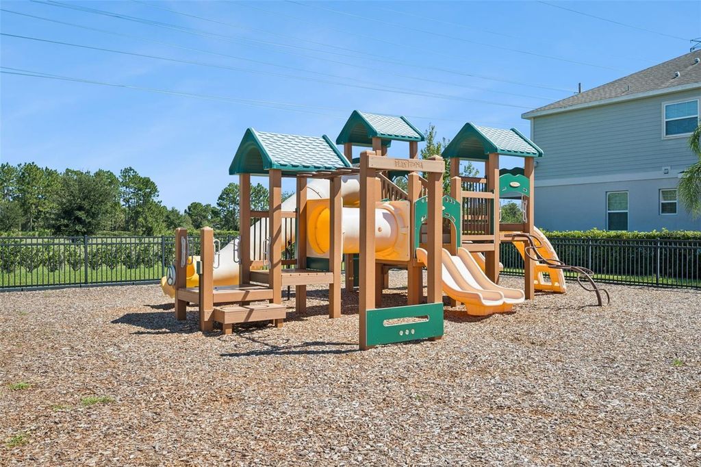 Image 52 of property listing at 12432 TURTLE GRASS DRIVE, Orlando, FL 32824