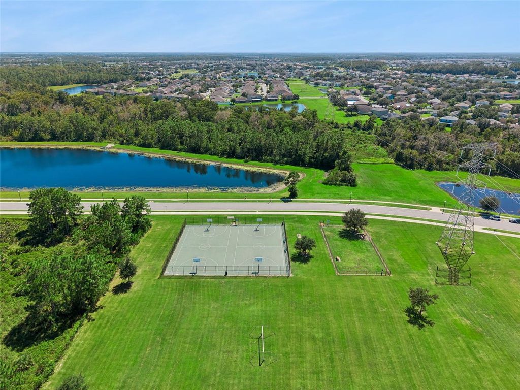 Image 62 of property listing at 12432 TURTLE GRASS DRIVE, Orlando, FL 32824