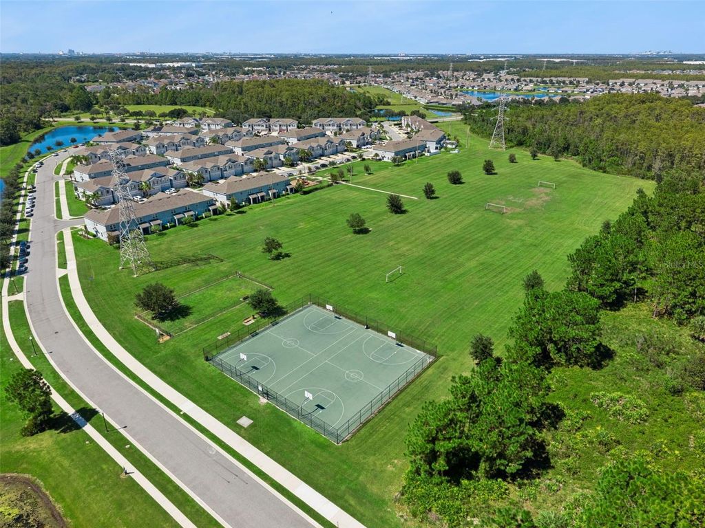 Image 63 of property listing at 12432 TURTLE GRASS DRIVE, Orlando, FL 32824