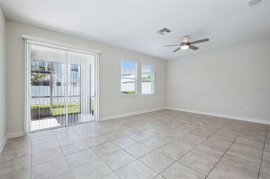 Image 10 of property listing at 12432 TURTLE GRASS DRIVE, Orlando, FL 32824