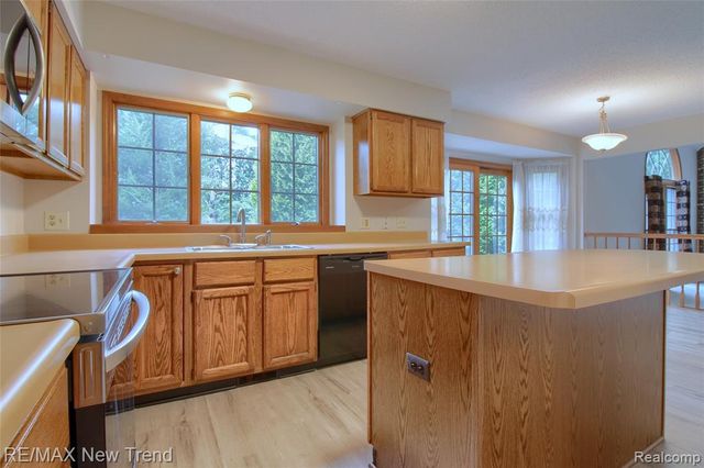 7252 Steeplechase Drive, Saline, MI 48176