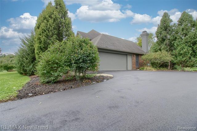 7252 Steeplechase Drive, Saline, MI 48176