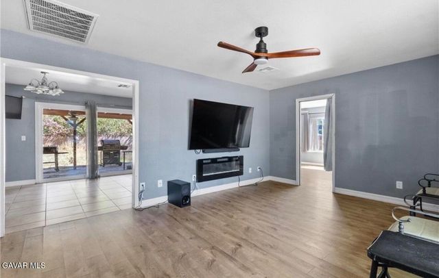 3607 W Avenue K11, Lancaster, CA 93536
