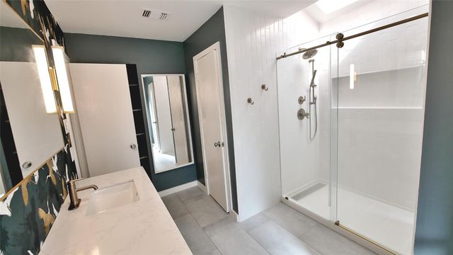 12800 Briar Forest 111, Houston, TX 77494