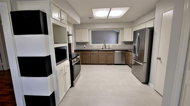 12800 Briar Forest 111, Houston, TX 77494